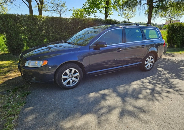 Volvo V70 cena 33900 przebieg: 236000, rok produkcji 2013 z Pińczów małe 704